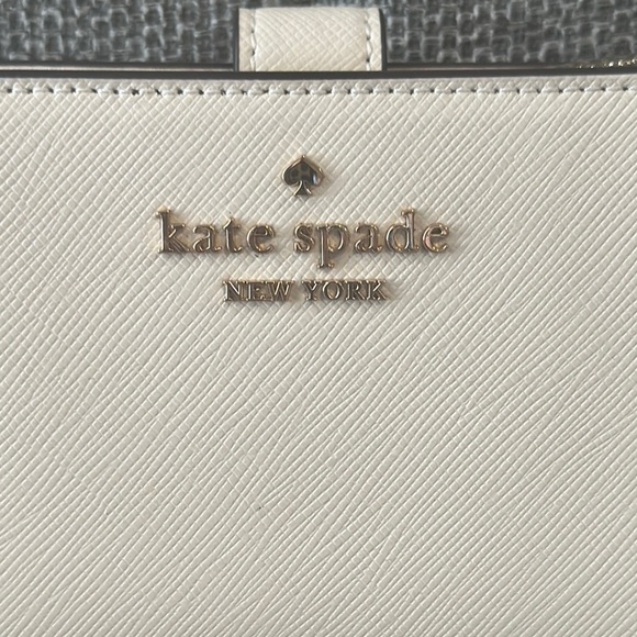 Kate Spade Ivory Wallet - Picture 2 of 7